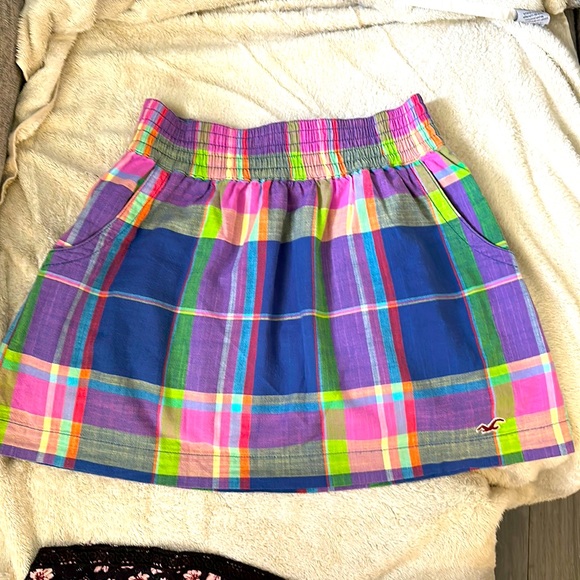 Hollister Dresses & Skirts - ⭐️Hollister-Colourful plaid mini skirt